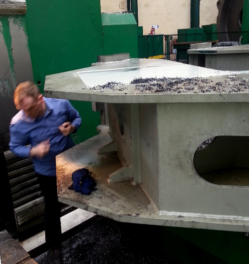 Richtmaschine in der Fertigung